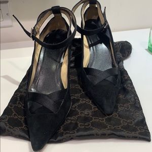 Gucci black pointy heel